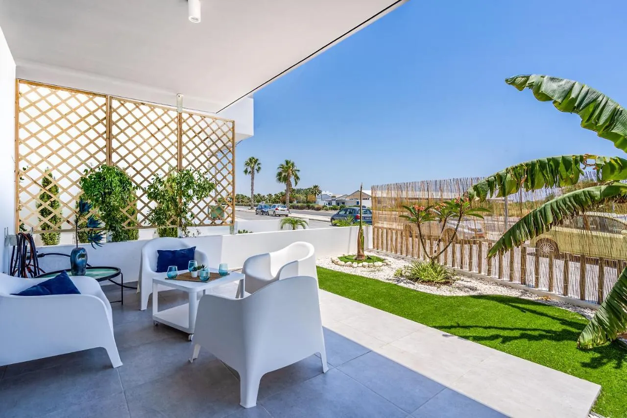 Lemon Tree 1-Br Apt In Livadia 拉纳卡